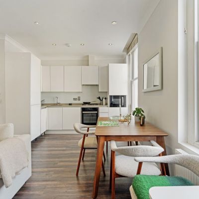 Kitchen / Reception
