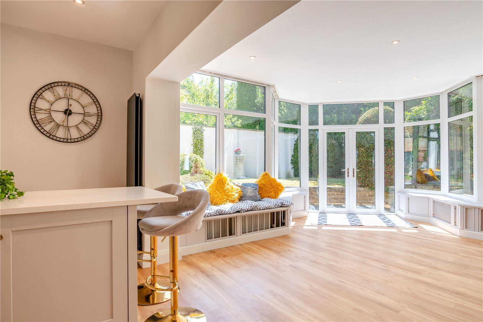 Kitchen Dining Area