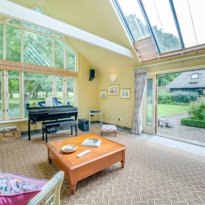 Studio/Garden Rm