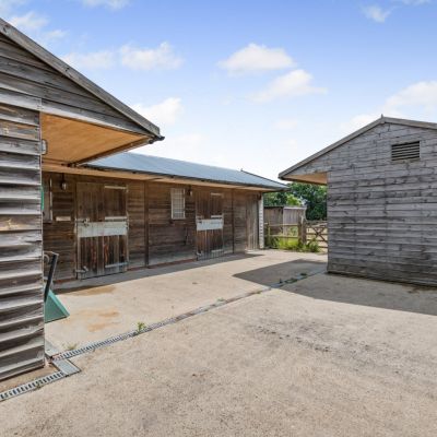 Lot 2 Stables
