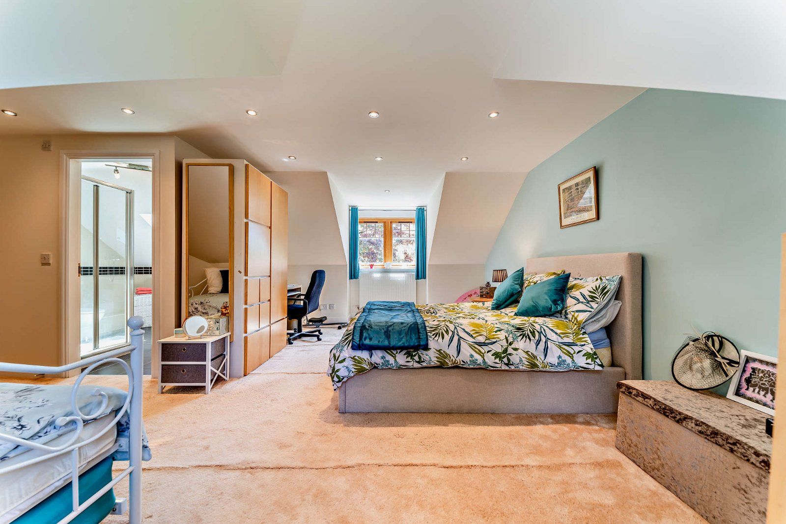 Large Bedroom