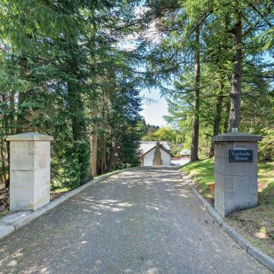 Driveway Entrance