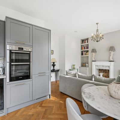 Kitchen / Reception