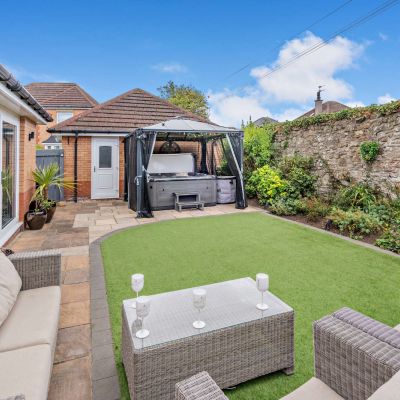 Feature Stone Wall