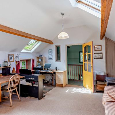 Sitting Room/Bed 4