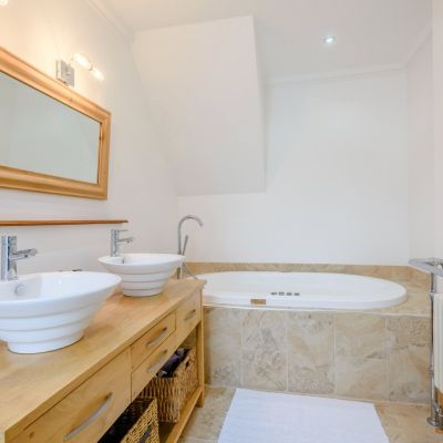 Principal Bathroom