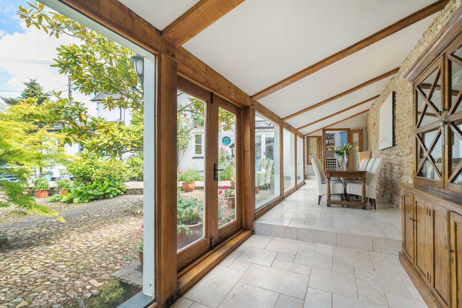 Hallway/Dining Area