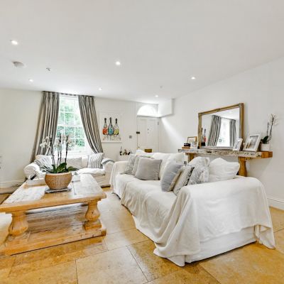 Sitting/Dining Room