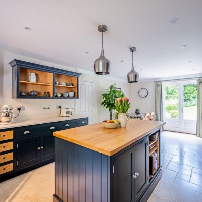 Kitchen/B'fast Room