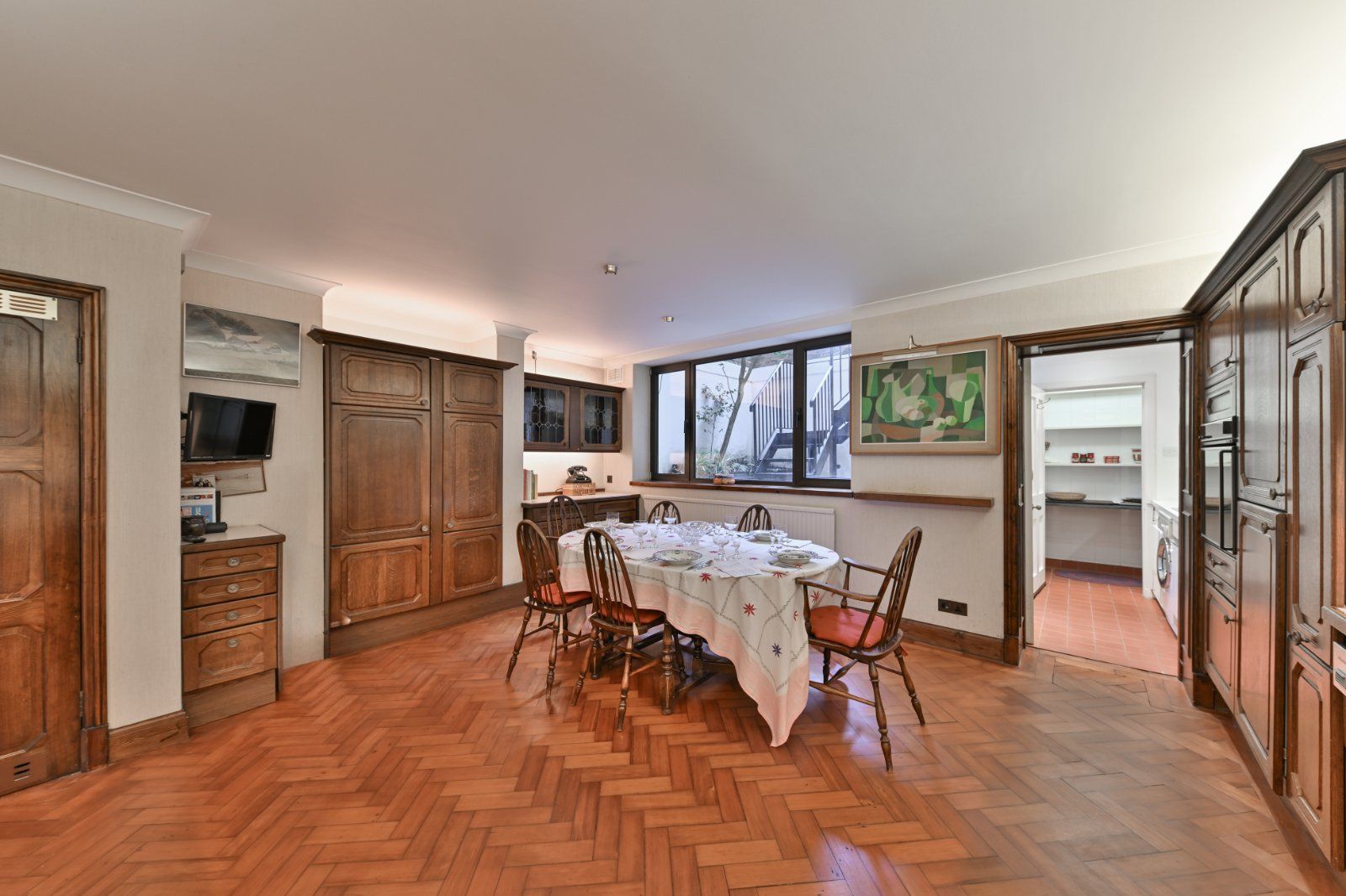 Kitchen/Dining