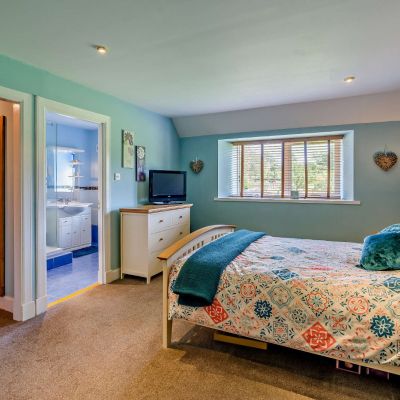Ensuite and Wardrobe