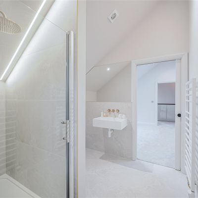 Jack & Jill En Suite