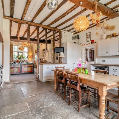 Kitchen/B'fast Room
