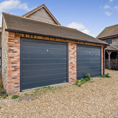 Garage (Lhs)