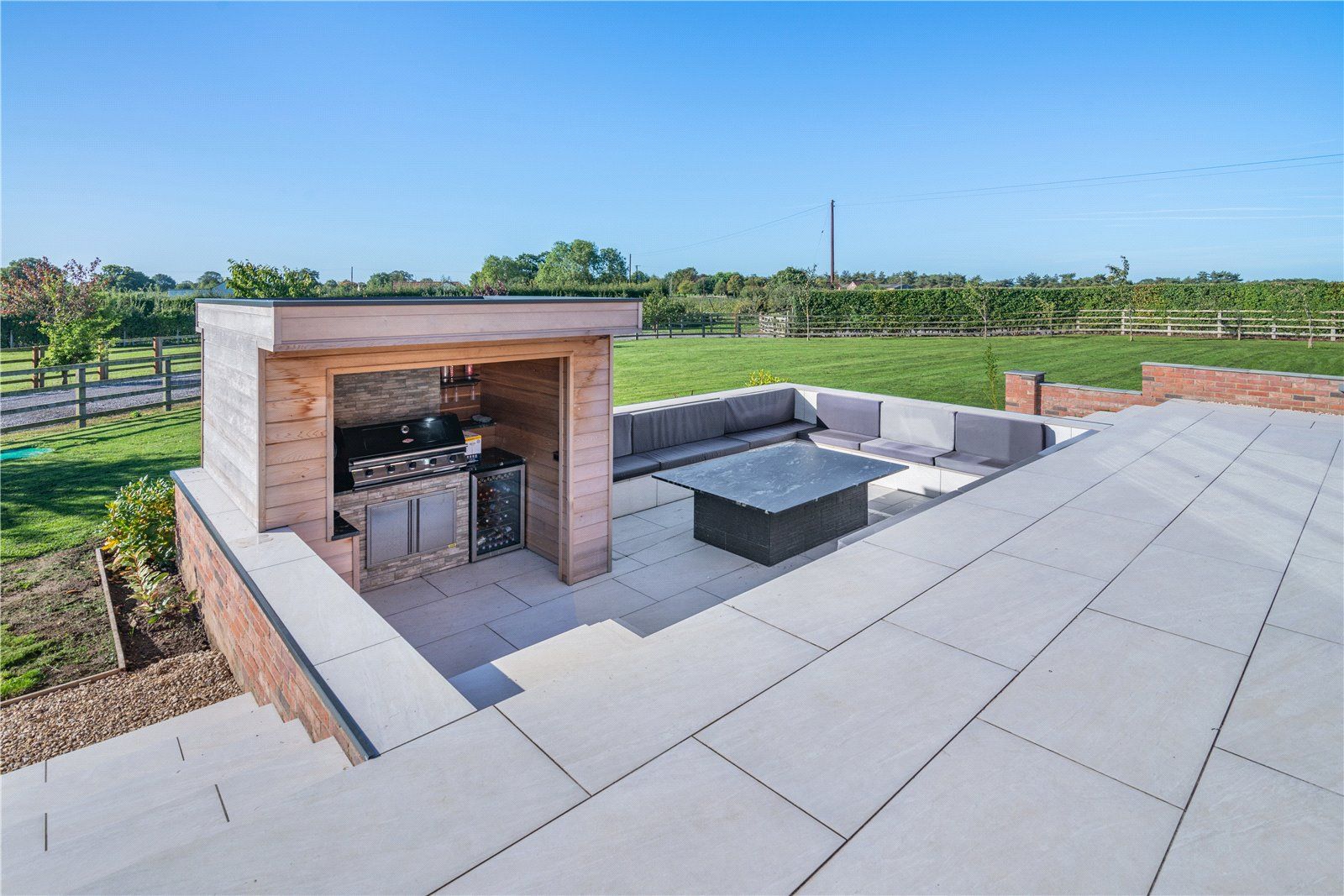 Outdoor Kitchen