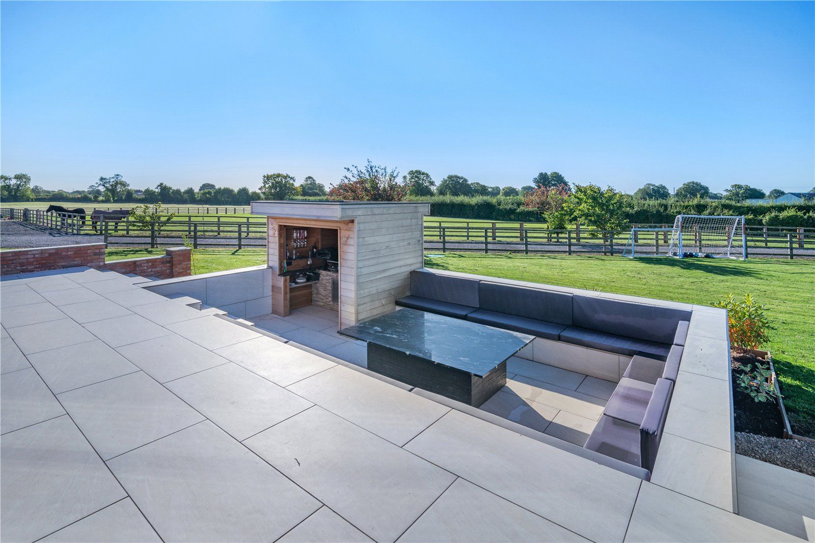 Outdoor Kitchen