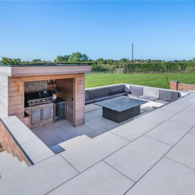 Outdoor Kitchen