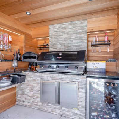 Outdoor Kitchen
