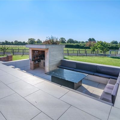 Outdoor Kitchen