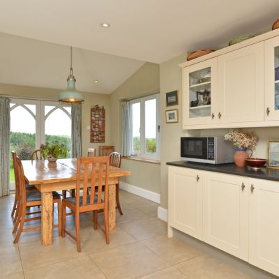 Kitchen/Dining Area