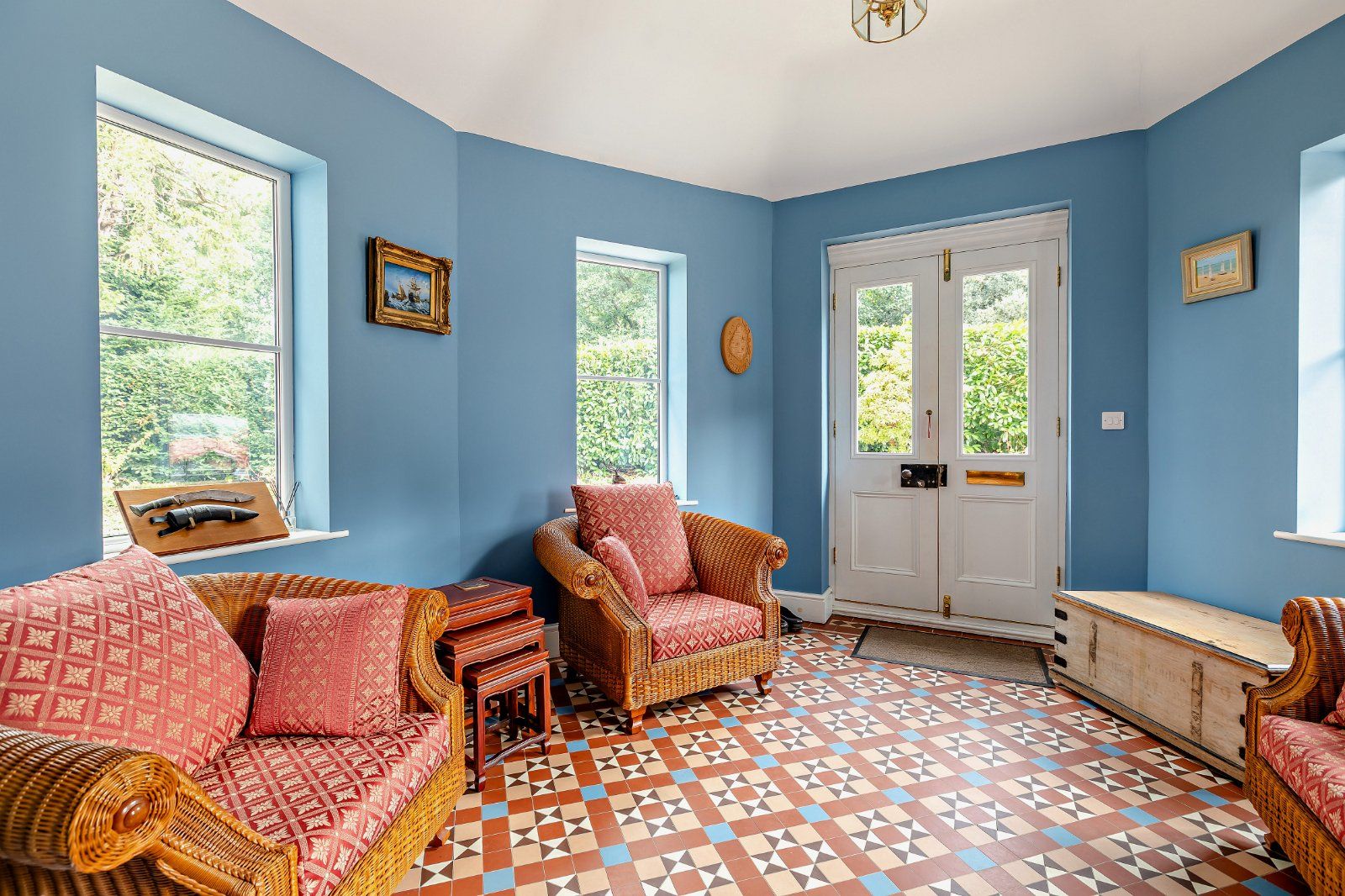 Entrance/Cloakroom