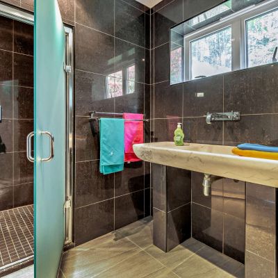Pool Shower Room