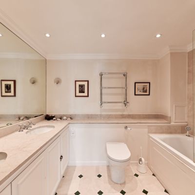En-Suite Bathroom