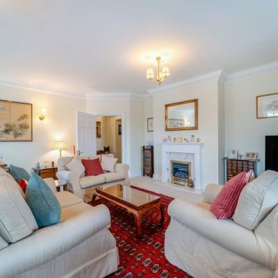 Sitting/Dining Room