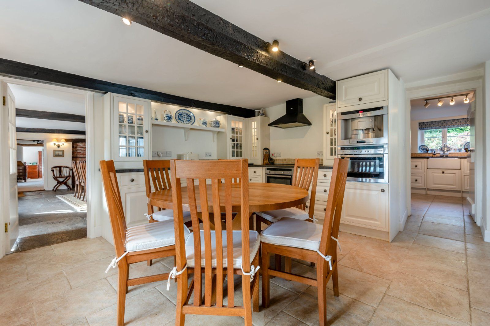 Kitchen/B'fast Room
