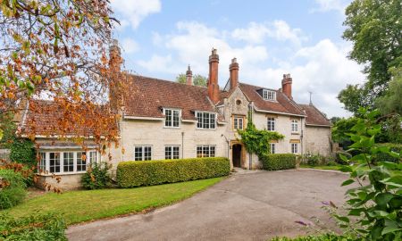 Queen Camel House