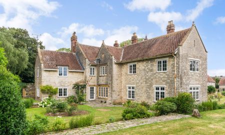 Queen Camel House