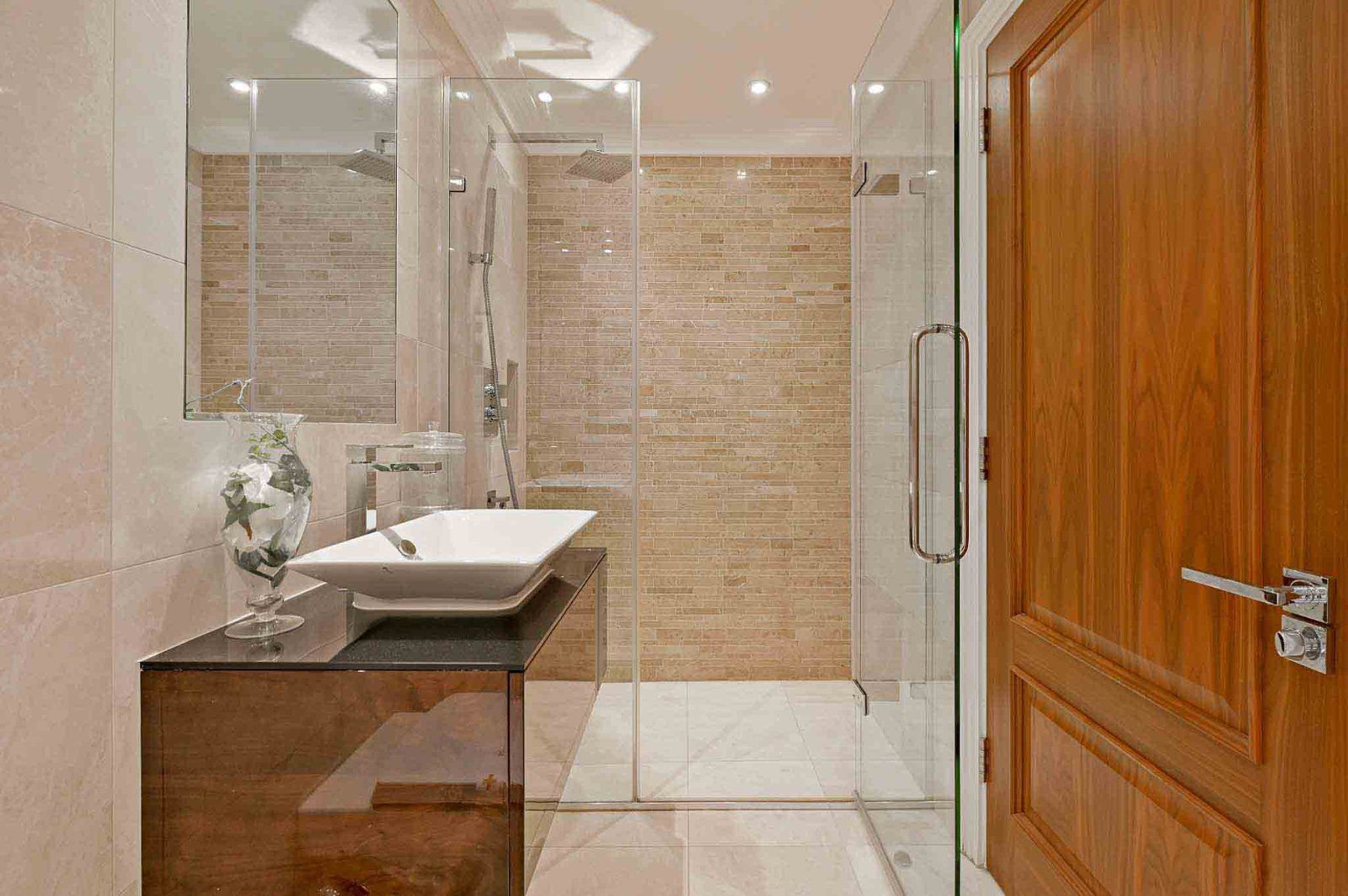 En Suite Shower