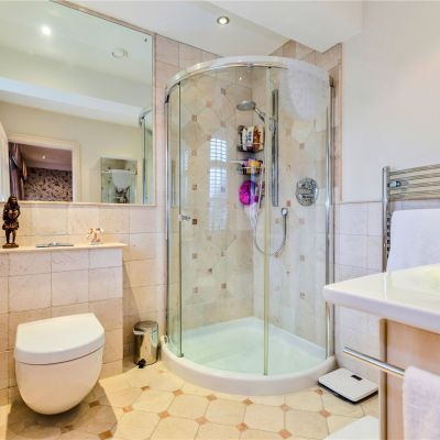 En Suite Shower