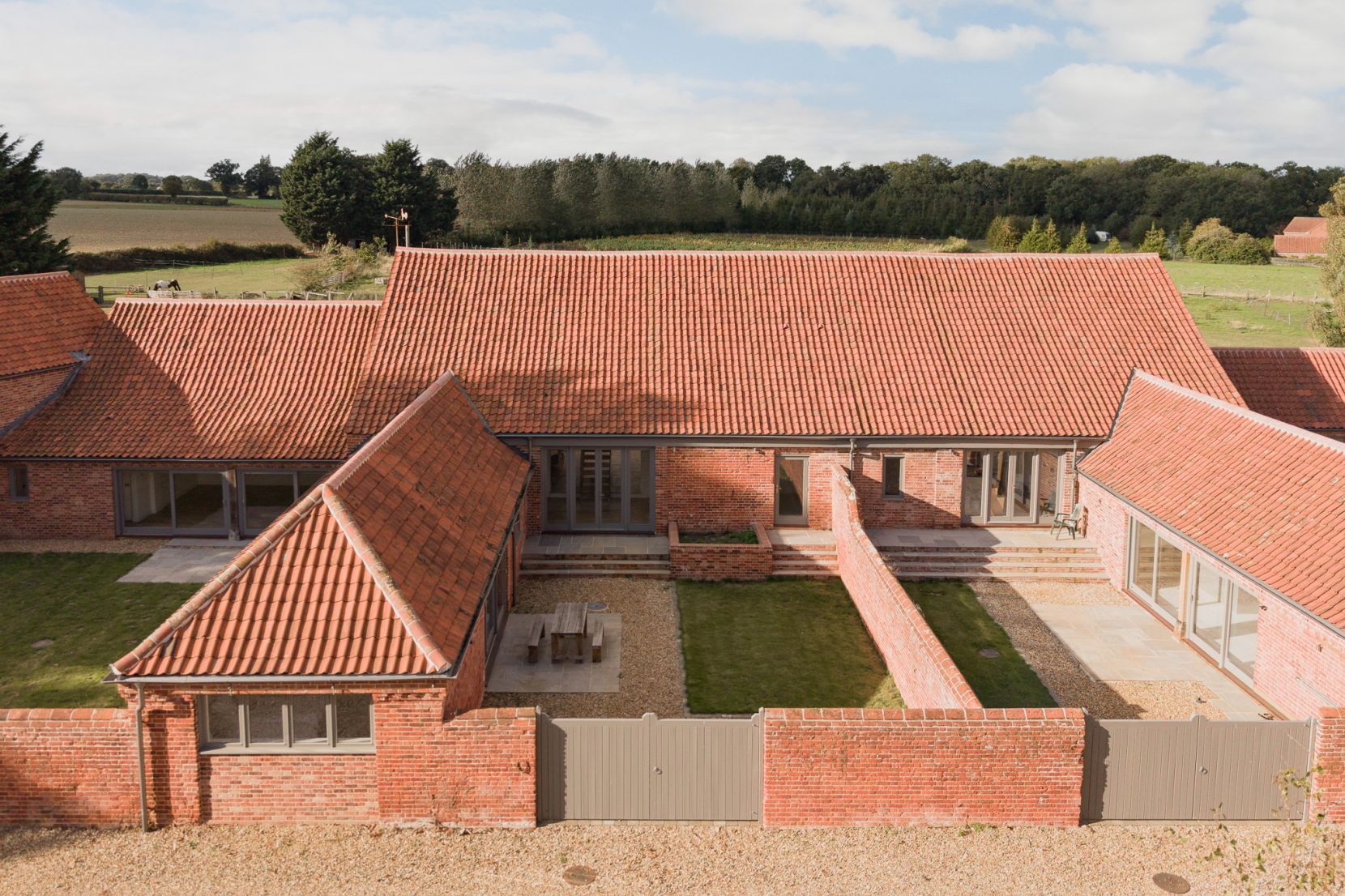 Barns 2 & 3