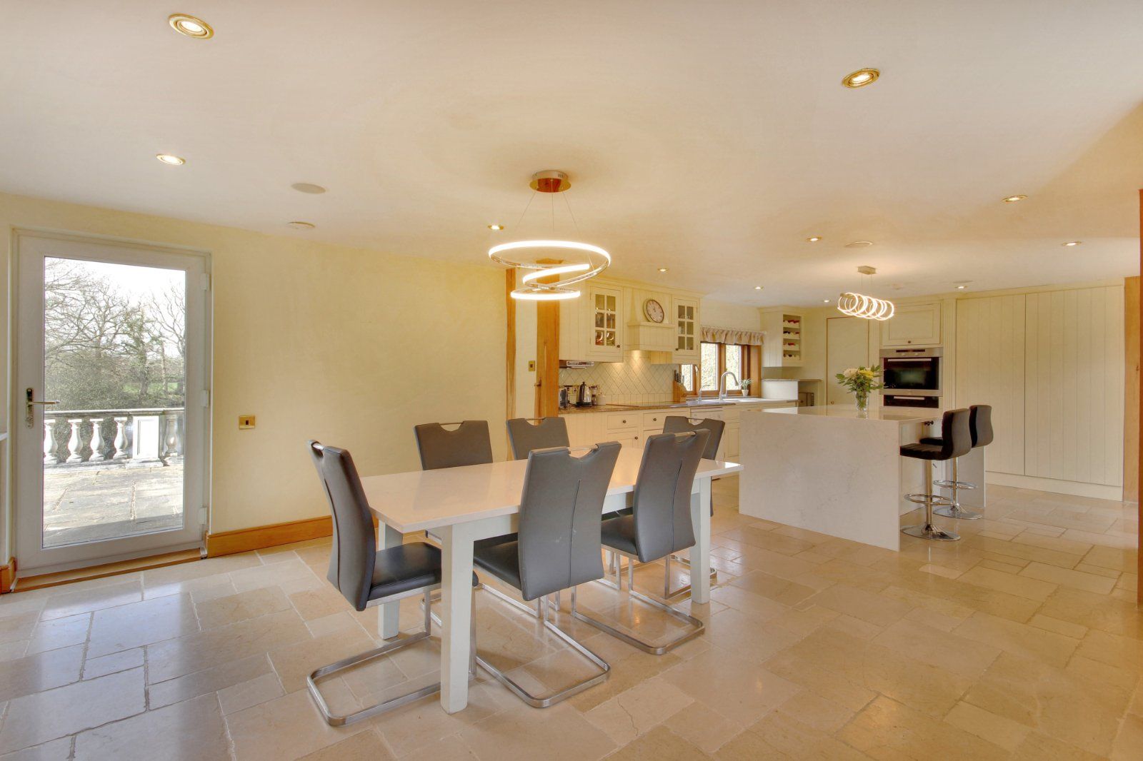 Kitchen/Breakfast Rm