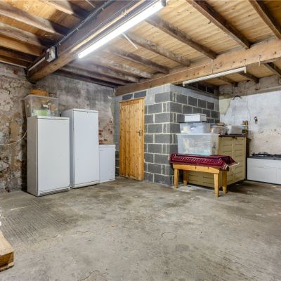 Outbuildings/Garages