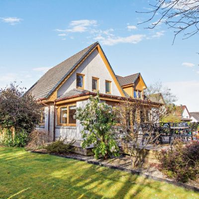 18 Redwood Crescent
