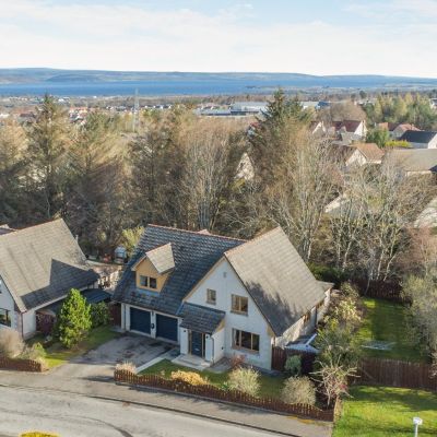 18 Redwood Crescent