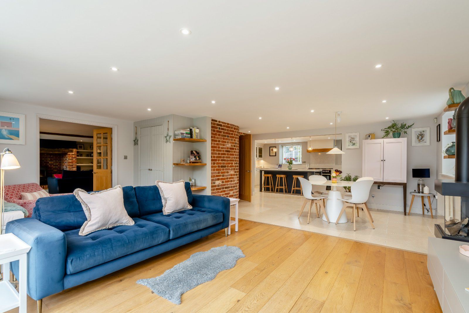 Kitchen/Seating Area