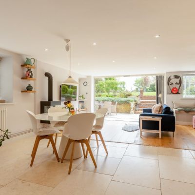 Kitchen/Seating Area