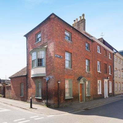 24 Bedwin Street