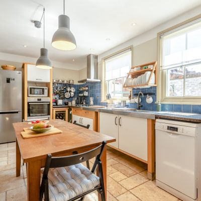 Kitchen/B'fast Room