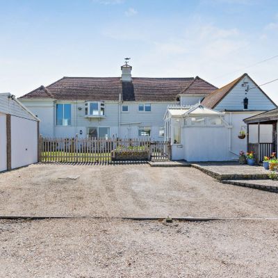 Garaging/Driveway