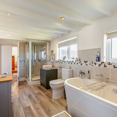 Bathroom W/ Shower