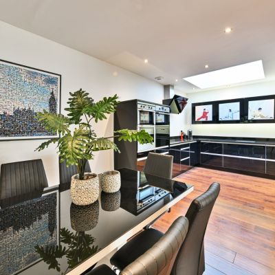 Kitchen/ Dining