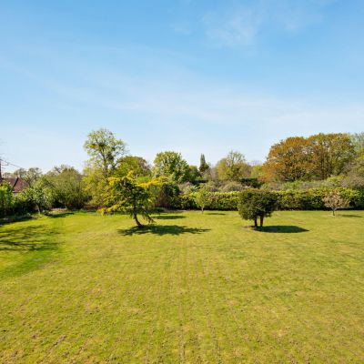 Extensive Gardens