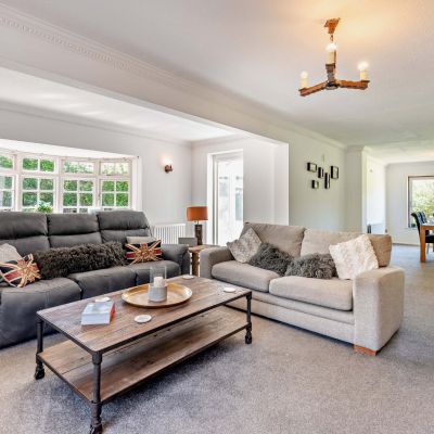Sitting/Dining Room
