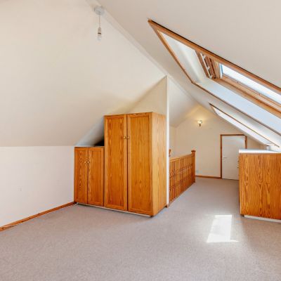 Bed 5 / Media Room