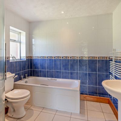 En Suite Bathroom