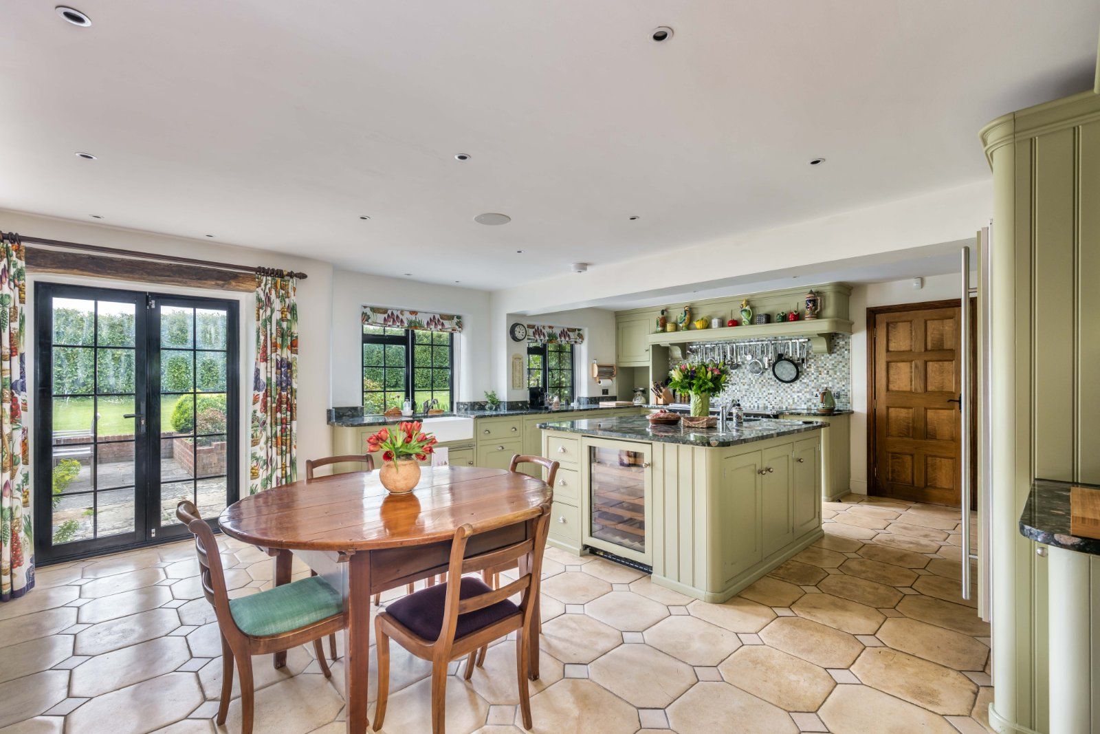 Kitchen/Breakfast